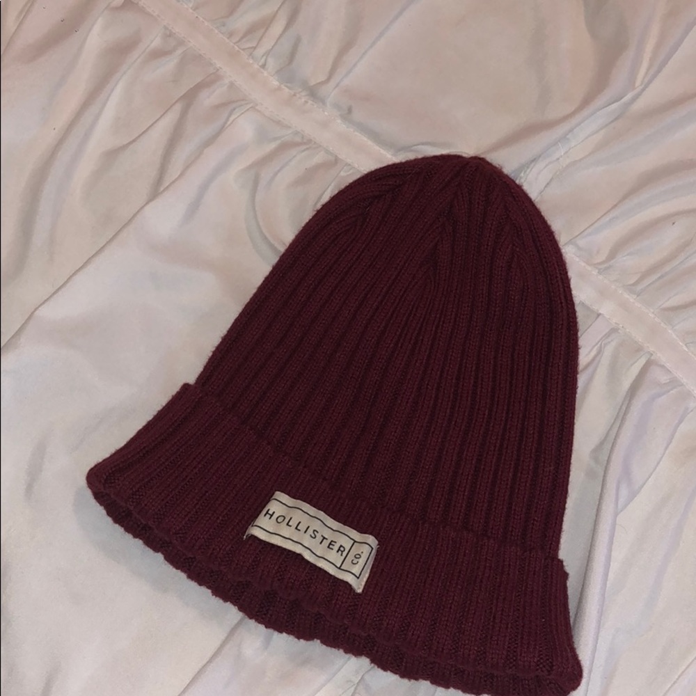 maroon beanie